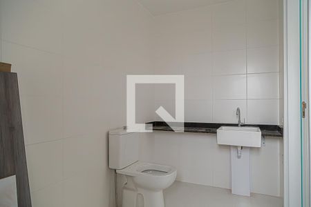 Banheiro de kitnet/studio para alugar com 1 quarto, 24m² em Mirandópolis, São Paulo