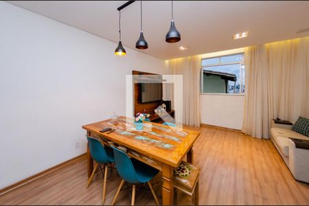 Sala de apartamento para alugar com 3 quartos, 80m² em Jardim America, Belo Horizonte