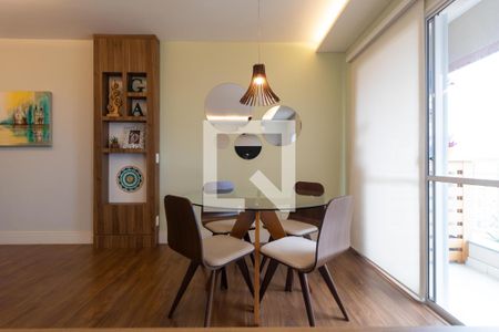 Apartamento à venda com 85m², 2 quartos e 2 vagas Apartamento à venda com 85m², 2 quartos e 2 vagasSala