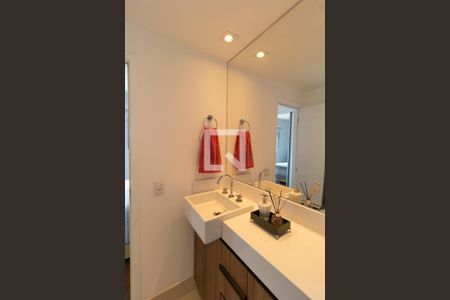 Apartamento à venda com 85m², 2 quartos e 2 vagas Apartamento à venda com 85m², 2 quartos e 2 vagasBanheiro da Suíte 02