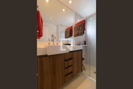 Apartamento à venda com 85m², 2 quartos e 2 vagas Apartamento à venda com 85m², 2 quartos e 2 vagasBanheiro da Suíte 02