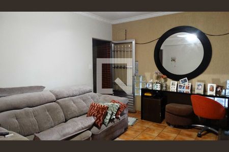 Sala de casa à venda com 6 quartos, 125m² em Jardim Cirino, Osasco
