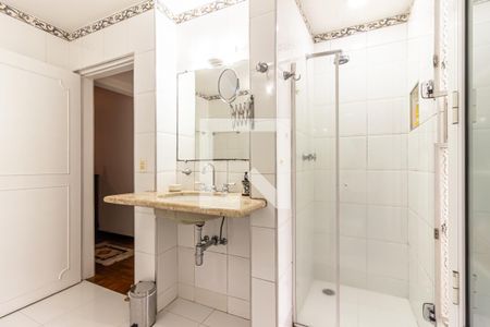Apartamento à venda com 200m², 3 quartos e 2 vagasSuíte - Banheiro 1