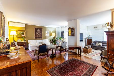 Sala 1 de apartamento à venda com 3 quartos, 200m² em Cerqueira César, São Paulo