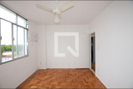 Quarto 1 de apartamento para alugar com 2 quartos, 58m² em Jardim Sulacap, Rio de Janeiro