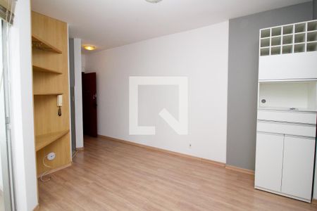 Sala de apartamento à venda com 1 quarto, 50m² em Floresta, Belo Horizonte