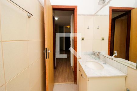 Banheiro Social de apartamento à venda com 1 quarto, 50m² em Floresta, Belo Horizonte