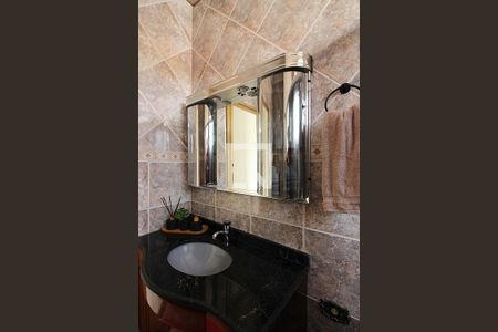 Casa à venda com 171m², 3 quartos e 2 vagasBanheiro Social