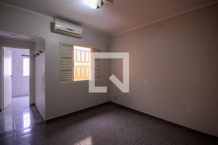 Casa à venda com 352m², 4 quartos e 2 vagasQuarto 2 