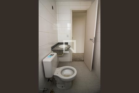 Apartamento à venda com 60m², 2 quartos e 2 vagas Apartamento à venda com 60m², 2 quartos e 2 vagasBanheiro da Suíte