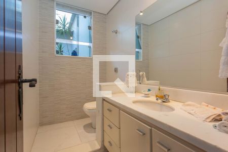 Banheiro da Suíte 1 de casa à venda com 5 quartos, 515m² em Cidade Jardim, Belo Horizonte