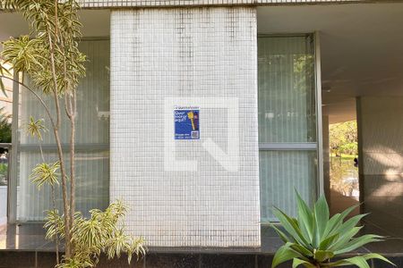 Apartamento para alugar com 130m², 3 quartos e 1 vaga Apartamento para alugar com 130m², 3 quartos e 1 vagaPlaca