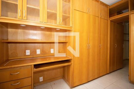Apartamento para alugar com 130m², 3 quartos e 1 vaga Apartamento para alugar com 130m², 3 quartos e 1 vagaEscritório