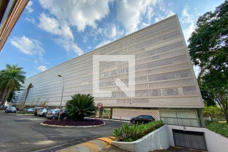 Apartamento para alugar com 130m², 3 quartos e 1 vaga Apartamento para alugar com 130m², 3 quartos e 1 vagaFachada