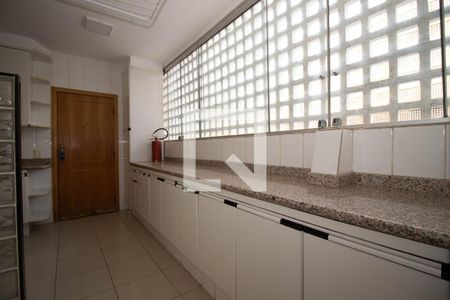 Apartamento para alugar com 130m², 3 quartos e 1 vaga Apartamento para alugar com 130m², 3 quartos e 1 vagaÁrea de Serviço