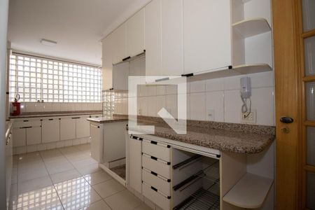 Apartamento para alugar com 130m², 3 quartos e 1 vaga Apartamento para alugar com 130m², 3 quartos e 1 vagaCozinha