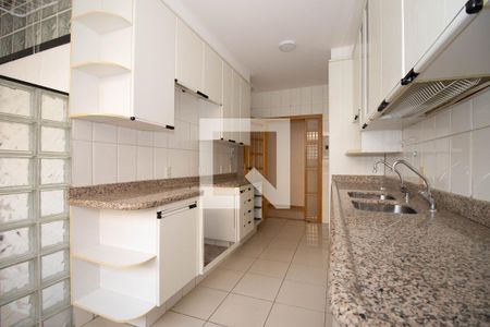 Apartamento para alugar com 130m², 3 quartos e 1 vaga Apartamento para alugar com 130m², 3 quartos e 1 vagaCozinha
