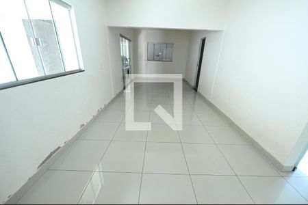 Entrada de casa para alugar com 3 quartos, 192m² em Vila Maria, Aparecida de Goiânia
