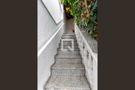 Casa à venda com 266m², 3 quartos e 2 vagasEscada 