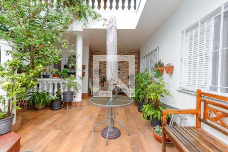 Casa à venda com 266m², 3 quartos e 2 vagasPiscina