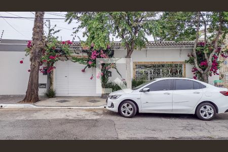 Casa à venda com 266m², 3 quartos e 2 vagasFachada