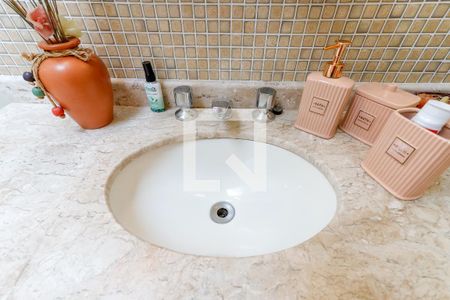 Casa à venda com 266m², 3 quartos e 2 vagasBanheiro