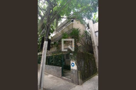 Apartamento à venda com 85m², 2 quartos e sem vaga Apartamento à venda com 85m², 2 quartos e sem vagaFachada