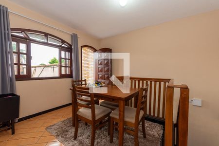 Sala 2 de casa para alugar com 2 quartos, 145m² em Santa Cândida, Curitiba