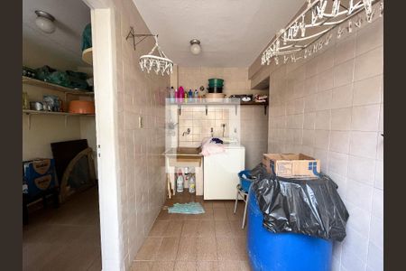 Casa à venda com 240m², 5 quartos e 5 vagasÁrea de Serviço