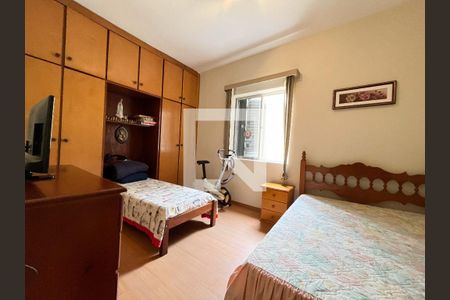 Casa à venda com 240m², 5 quartos e 5 vagasQuarto 2