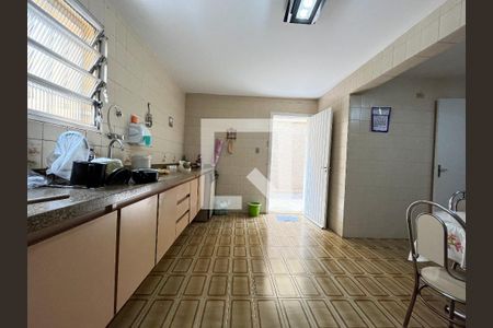 Casa à venda com 240m², 5 quartos e 5 vagasCozinha