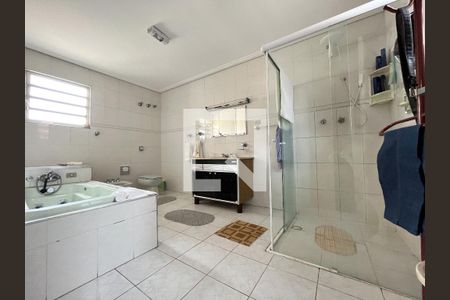Casa à venda com 240m², 5 quartos e 5 vagasBanheiro do Quarto 3