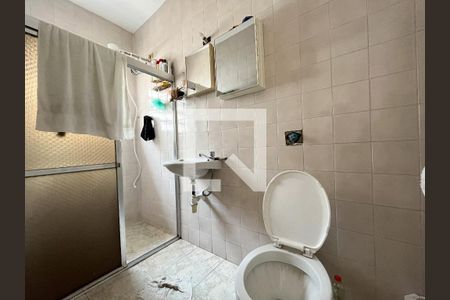 Casa à venda com 240m², 5 quartos e 5 vagasEdícula - Banheiro 