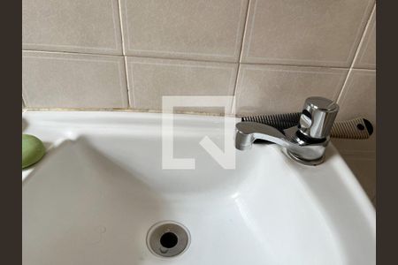 Casa à venda com 240m², 5 quartos e 5 vagasEdícula - Banheiro 