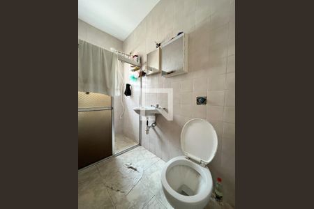 Casa à venda com 240m², 5 quartos e 5 vagasEdícula - Banheiro 