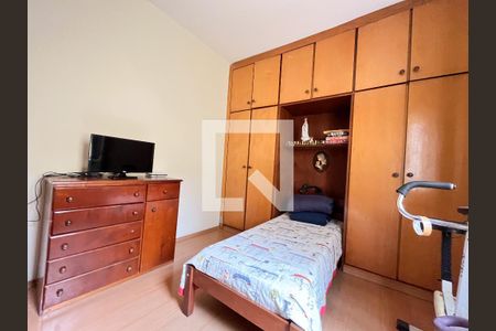 Casa à venda com 240m², 5 quartos e 5 vagasQuarto 2