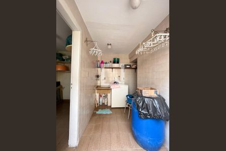 Casa à venda com 240m², 5 quartos e 5 vagasÁrea de Serviço