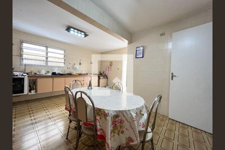 Casa à venda com 240m², 5 quartos e 5 vagasCozinha