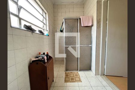 Casa à venda com 240m², 5 quartos e 5 vagasBanheiro do Quarto 1