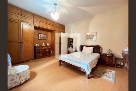 Casa à venda com 240m², 5 quartos e 5 vagasQuarto 3