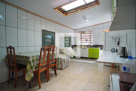 Casa à venda com 110m², 3 quartos e 2 vagasCozinha 