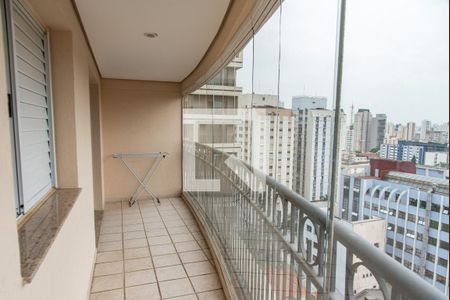Apartamento para alugar com 113m², 3 quartos e 3 vagasVaranda