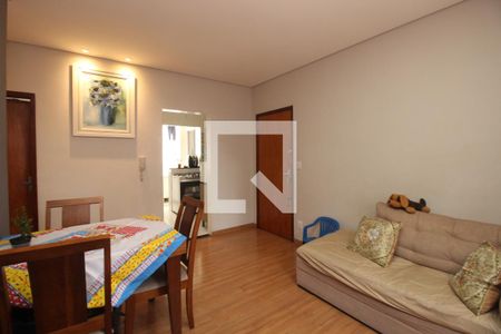 Sala de apartamento à venda com 3 quartos, 70m² em Padre Eustáquio, Belo Horizonte