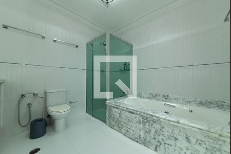 Casa à venda com 360m², 3 quartos e 4 vagasBanheiro da Suíte 3