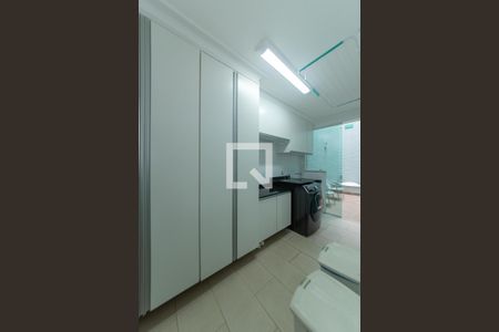 Casa à venda com 360m², 3 quartos e 4 vagasLavanderia