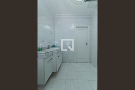 Casa à venda com 360m², 3 quartos e 4 vagasBanheiro da Suíte 1