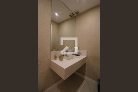 Casa de condomínio à venda com 800m², 5 quartos e 8 vagasLavabo