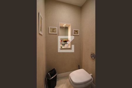 Casa de condomínio à venda com 800m², 5 quartos e 8 vagasLavabo