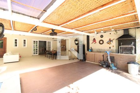 Casa de condomínio à venda com 800m², 5 quartos e 8 vagasÁrea Externa da casa