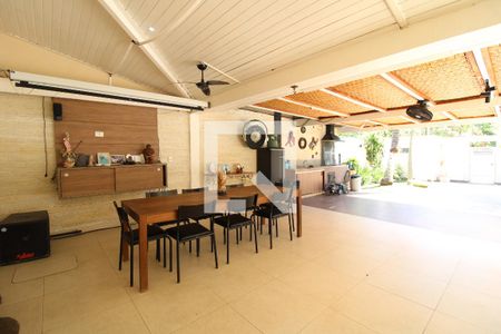 Casa de condomínio à venda com 800m², 5 quartos e 8 vagasÁrea Externa da casa